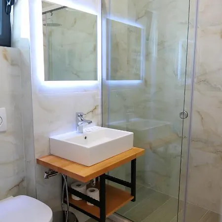 Hilltop Heaven Hotel 4*