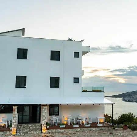 Hilltop Heaven 酒店 Sarandë