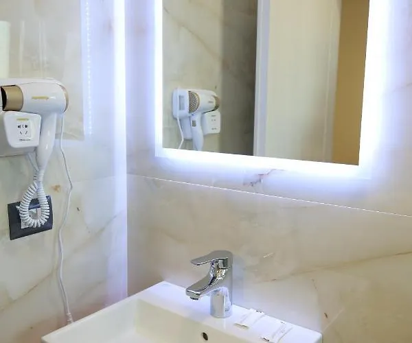 Hilltop Heaven מלון 4*